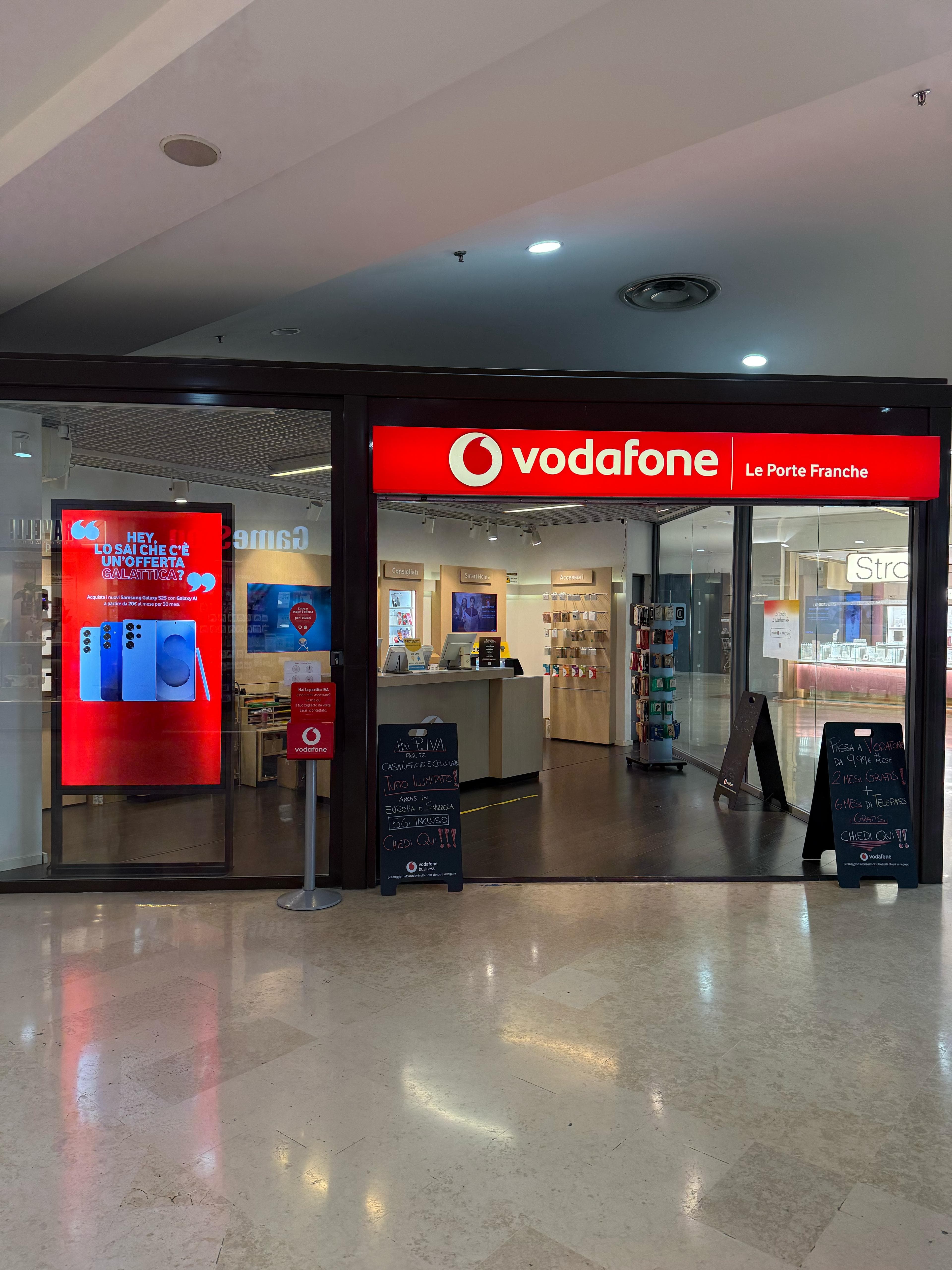 Il Vodafone Store di Erbrusco CC le Porte Franche