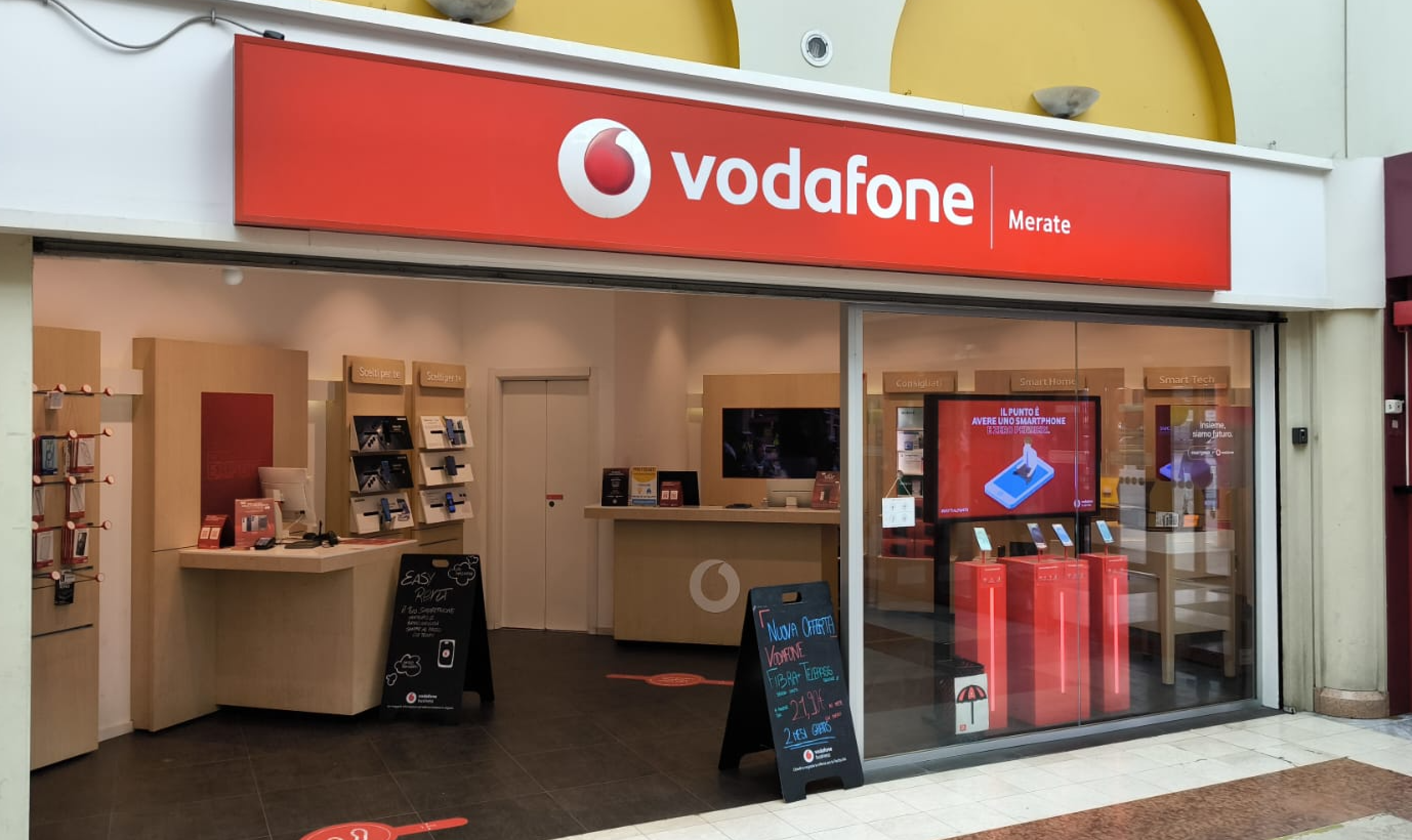 Il Vodafone Store di Merate CC Adda Center
