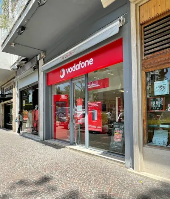 Il Vodafone Store di Viale Europa